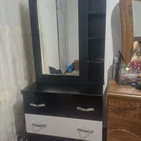 میز آرایشی با صندلی در حد نو