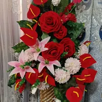دو عدد گل دان با گل