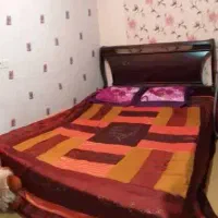 تخت چوبی ۲ نفره سالم و محکم