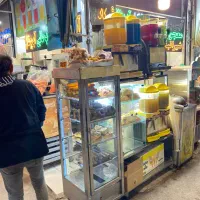 نیرو جوان ابمیوه بستنی شیفت شب