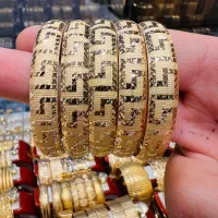 النگوتکپوش پورهنگ طرح ورساچ ۵ درصد بالای تابلو|جواهرات|شیراز, بازار|دیوار