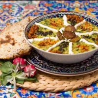 آش رشته و کیک خانگی مثل ماه