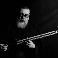 تدریس تار و سه تار حضوری و آنلاین