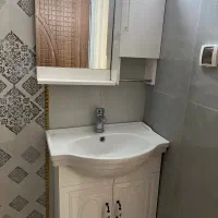 ایینه و روشویی