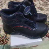 پوتین کفش کار|کیف، کفش، کمربند|خوی, |دیوار