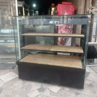 ویترین خشک قنادی برند فریدونی در نونو