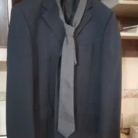 کت شلوار|لباس|شیراز, فرودگاه شهید دستغیب شیراز|دیوار