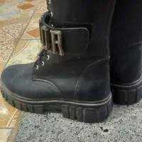 کفش|کیف، کفش، کمربند|زرند, |دیوار