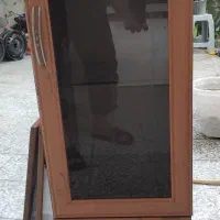 ویترین شیشه ای