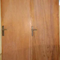 دو عدد درب ، کاسه روشویی و شیر روشویی و سنگ توالت