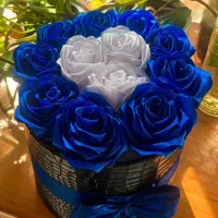 گل روز با روبان|گل مصنوعی|زرند, |دیوار