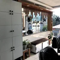 دکور آرایشگاه(مردانه یا زنانه فرقی نمیکند)|آرایشگاه و سالن‌های زیبایی|رشت, گلسار|دیوار