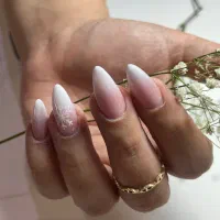 کاشت وترمیم ناخن