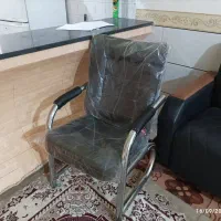 دو عدد میز دوتا صندلی چرخ دار و سه صندلی تکی|مبلمان خانگی و میز عسلی|جیرفت, |دیوار