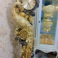 ساعت ایستاده طلایی