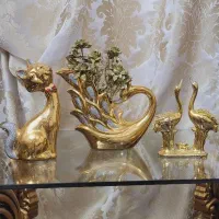 وسایل دکوری و گل و گلدان رو میزی