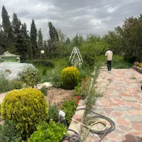 زمین چهار دیواری ۱۷۰۰ متر مربع
