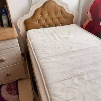 تخت خواب/ میز مطالعه/ میز توالت /تشک رویال