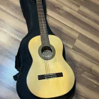 گیتار دست ساز در حد نو