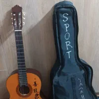 گیتار یاماها c70