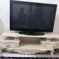 تلویزیون و میز تلویزیون