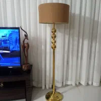 آباژور کنار سالنی