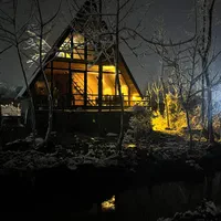 کلبه سوئیسی نوساز لب رودخانه در ماسال