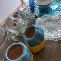 مقداری ظرف چینی بلور