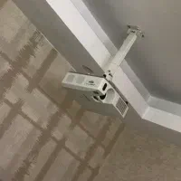 ویدئو پروژکتور هیتاچی با پایه سقفی|تلویزیون و پروژکتور|کرج, کوی فرهنگ|دیوار