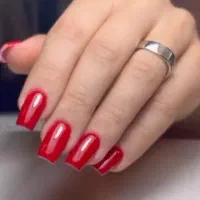 آموزش و کاشت ناخن