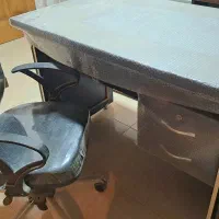 میز اداری و صندلی