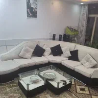 مبل ال راحتی هفت نفره همراه با میز عسلی