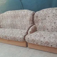 حراج مبل ۵ نفره سالم و گل میزی مفت