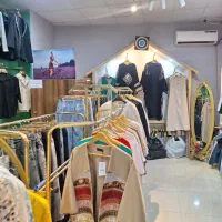 واگذاری پوشاکی فعال بدلیل جابجایی|اجارهٔ مغازه و غرفه|جم, |دیوار