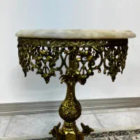 میز برنز کاملا سالم سالم