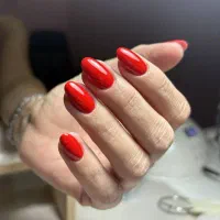 کاشت ناخن با ۵ سال سابقه کاری (صارمی، هنرستان)