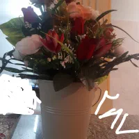 تعدادی گل مصنوعی با کارت|گل مصنوعی|اراک, |دیوار