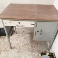 میز تحریر فلزی