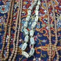 چهار عدد تسبیح و دو تابلو ونیکاد و چهار قل|کلکسیون اشیاء عتیقه|اندیشه, اندیشه فاز ۳|دیوار