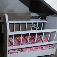 تخت کنار مادر