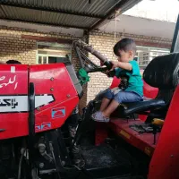 شخم زدن زمین کشاورزی