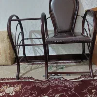 میز تلفن تمیز و خوش رنگ