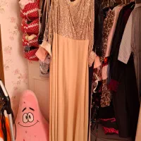 لباس در حد کاملا نو|لباس|هشتگرد, فشند|دیوار