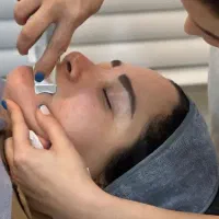 آموزش پاکسازی و فیشال پوست بصورت حرفه ای