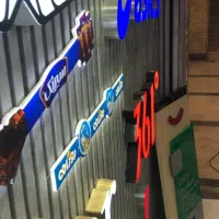 استخدام اپراتور لیزر و سی آن سی در تابلوسازی