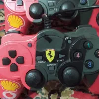 دسته بازی کامپیوتر و سیدی بازی