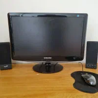 کامپیوتر با فول لوازم