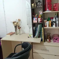 کتابخانه و میز تحریر سالم