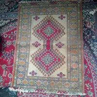 قالیچه دست بافت زیبا و قدیمی در ابعاد 95در 75