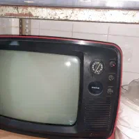 تلویزیون قدیمی سالم.